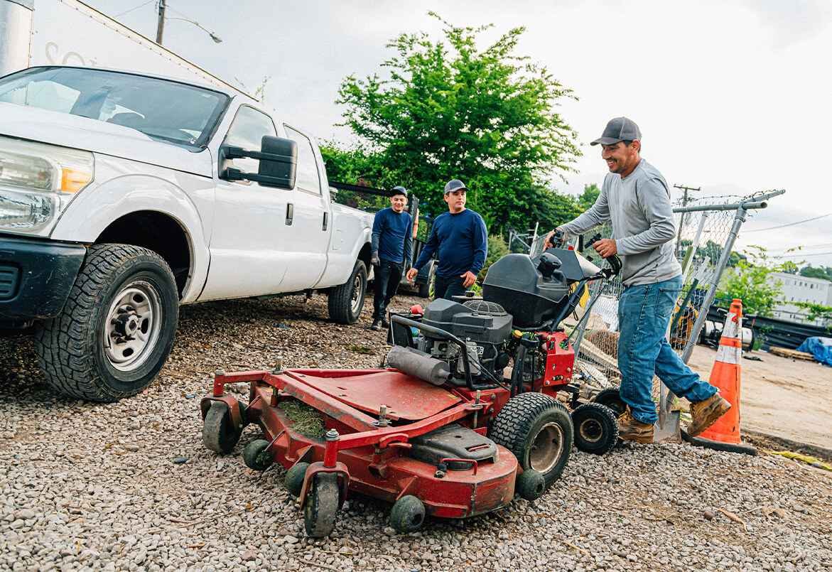 Landscaping-crew-with-truck_11zon
