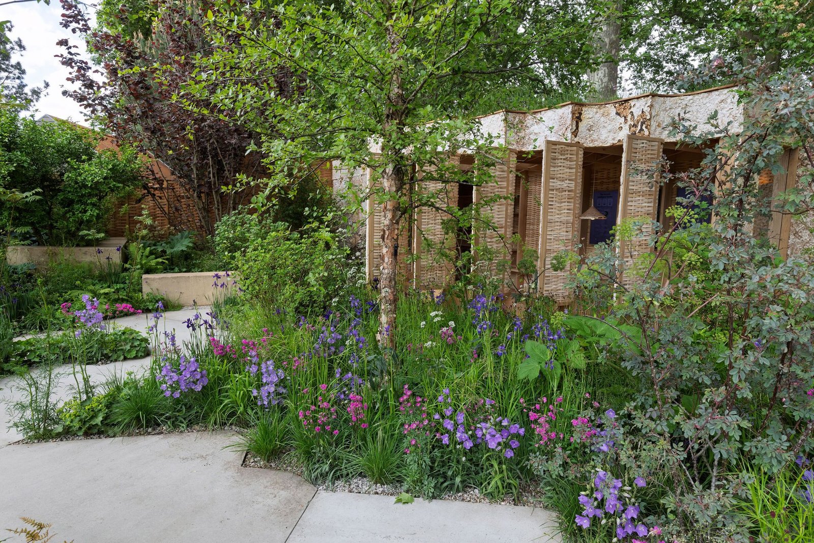 Landscape Maintenance and Mulching Services in Chelsea MI